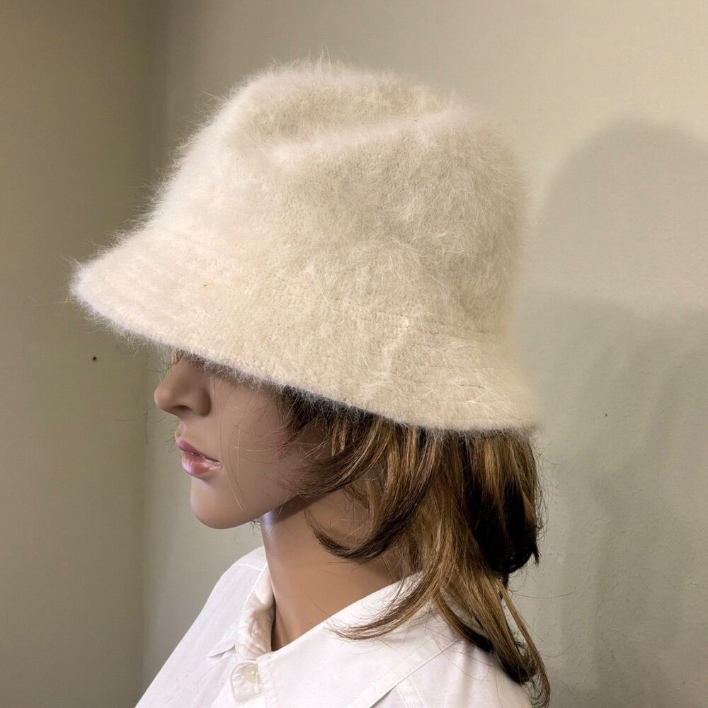 David & YOUNG WOMAN  Angora Bucket Hat  One Size Ivory off white